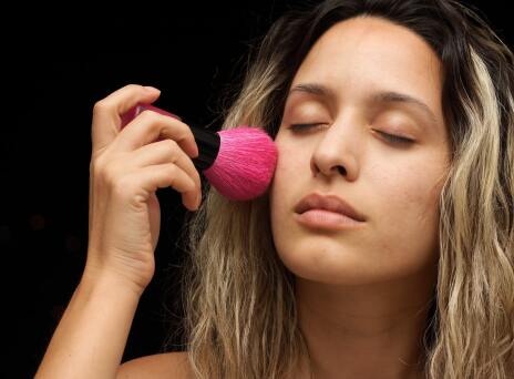 Συμβουλές ομορφιάς: 5 συνήθειες που πρέπει να τηρήσουμε στη ρουτίνα ομορφιάς μας για ένα υγιές, νεανικό και λαμπερό δέρμα.