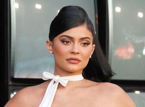 H Kylie Jenner γίνεται η βασίλισσα του Instagram! 