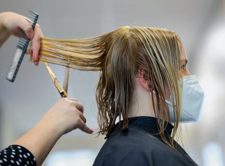 Ξανθιστική τεχνική σε κομμωτήριο