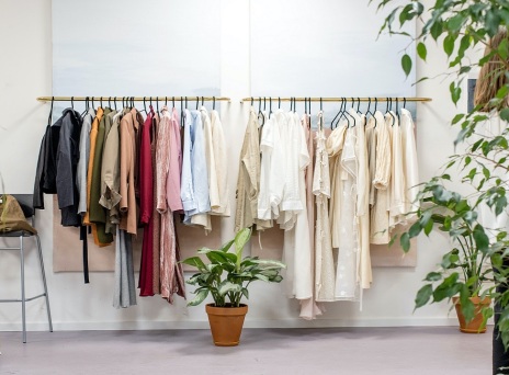 Μια ντουλάπα. 