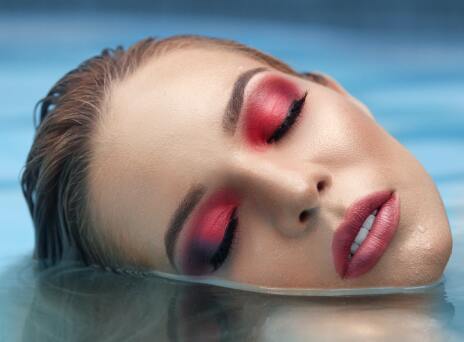 Συμβουλές ομορφιάς: 5 μικρά και εύκολα κόλπα-μυστικά για αποτελεσματική ενυδάτωση του δέρματος στο πρόσωπο, το σώμα και τα μαλλιά. 