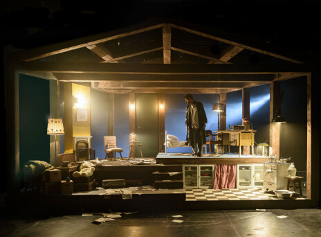 Ο Ορφέας Αυγουστίδης στην θεατρική παράσταση «Η μηχανή του Τούρινγκ»