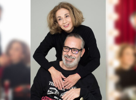 Ο makeup artist Βαγγέλης Θώδος και η συγγραφέας Μανίνα Ζουμπουλάκη