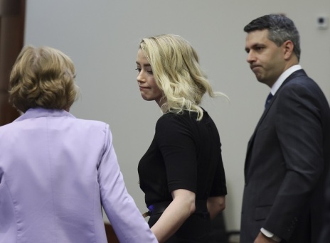  Άμπερ Χερντ