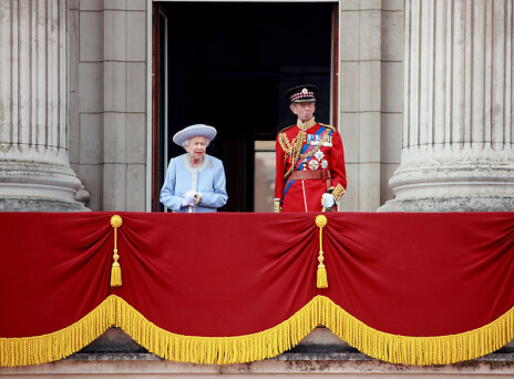 Η βασίλισσα Ελισάβετ γνώρισε την αποθέωση από τους πολίτες στο Λονδίνο