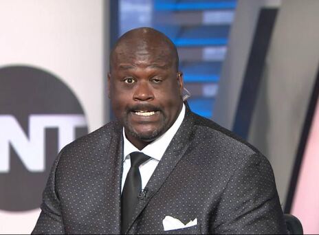 Large o Σακίλ, βγήκε ραντεβού και κέρασε όλο το μαγαζί!