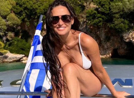 Η Ντέμι Μουρ στις διακοπές της στην Ελλάδα