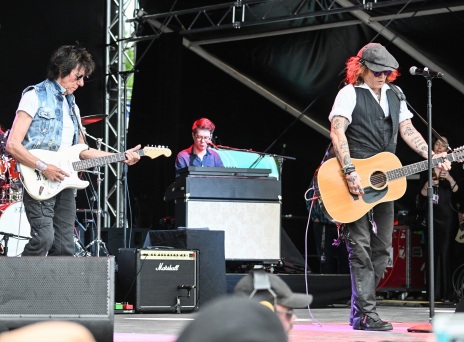 Ο Τζόνι Ντεπ και ο Τζεφ Μπεκ έκαναν αγωγή σε καθηγητή που τους κατηγορεί για λογοκλοπή σε τραγούδι από την κοινή δισκογραφική τους δουλειά, «18».