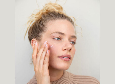 πορτραίτο ξανθιάς κοπέλας