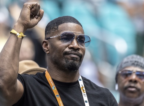 Ο ηθοποιός Τζέιμι Φοξ μεταφέρθηκε εσπευσμένα στο νοσοκομείο, όπως αποκάλυψε η κόρη του - Βρισκόταν στην Ατλάντα για γυρίσματα με την Κάμερον Ντίαζ.