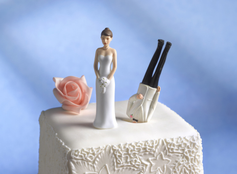 Πώς οι διαφορές στη συναισθηματική εξέλιξη οδηγούν σε διαζύγιο - Γιατί οι γυναίκες άνω των 40 εγκαταλείπουν τους συζύγους τους