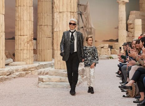 Karl Lagerfeld & οι μούσες του: σχέσεις έμπενευσης, αγάπης και δημιουργίας