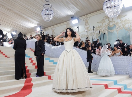 Μet Gala 2023: Η Ντούα Λίπα με αμύθητης αξίας κοσμήματα στο κόκκινο χαλί - Η ιστορία πίσω από το νέο διαμάντι της Tiffany & Co.