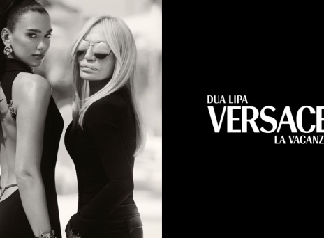 Η πιο καλοκαιρινή συλλογή Versace σε συνεργασία με τη Dua Lipa