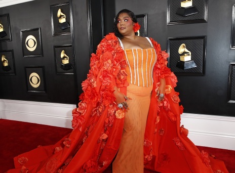 Lizzo: Δικηγόροι εξετάζουν περαιτέρω καταγγελίες για σεξουαλική παρενόχληση κατά της Αμερικανίδας τραγουδίστριας και ακτιβίστριας.