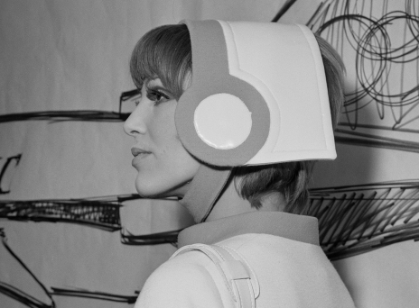 Ο Pierre Cardin σχεδίασε τις στολές για τα πληρώματα της Olympic Airways το 1969