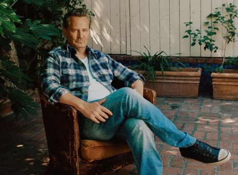 Μάθιου Πέρι: Η μάχη με τις εξαρτήσεις στα ναρκωτικά και το αλκοόλ - Έκανε πολλές απόπειρες να αποτοξινωθεί, έγραψε βιβλίο για τον κόσμο των καταχρήσεων.