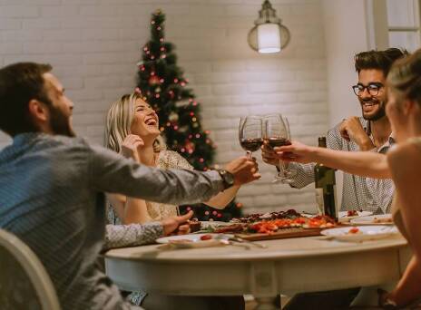 Τραπέζια χωρίς μόνες γυναίκες