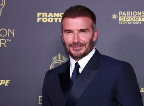 O David Beckham έκανε ένα ζεστό μπάνιο μέσα σε ένα ξύλινο βαρέλι
