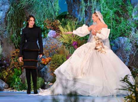 Σίλια Κριθαριώτη, επίδειξη SS24 στο Παρίσι