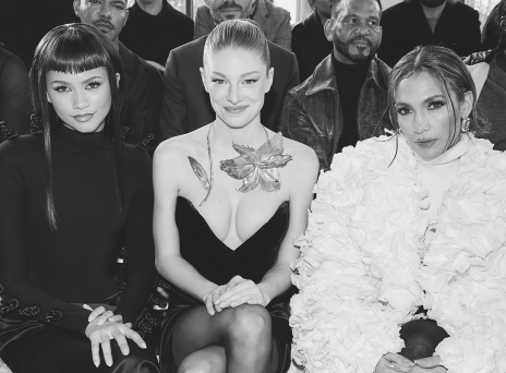 Schiaparelli στο Παρίσι: JLo, Zendaya και διαστημική υψηλή ραπτική 