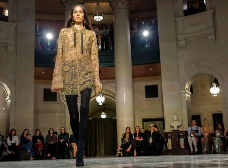 Cucculelli Shaheen: Το Ανώτατο Δικαστήριο της Νέας Υόρκης φιλοξένησε επίδειξη του γνωστού brand στο πλαίσιο της Εβδομάδας Μόδας.