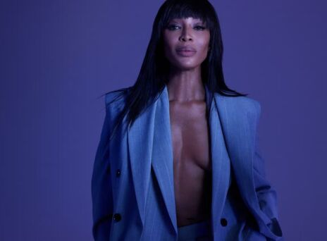 Συλλογή ρούχων της Ναόμι Κάμπελ για τον οίκο Boss - Εμπνευσμένη από τον «γρήγορο τρόπο ζωής της» και τη μικροβιοφοβία.