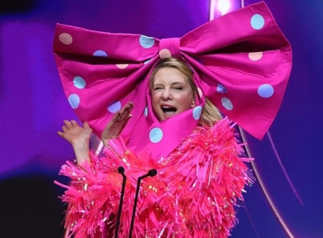 Κέιτ Μπλάνσετ: Ντυμένη Barbie στα βραβεία AACTA