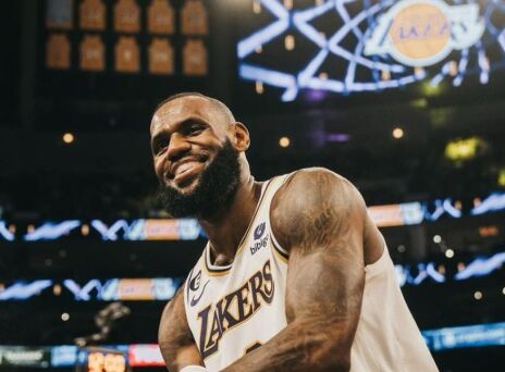 ΛεΜπρόν Τζέιμς: Παραγωγός ντοκιμαντέρ για το History Channel - Θα αφηγούνται σημαντικές στιγμές και προσωπικότητες της ιστορίας του αθλητισμού.