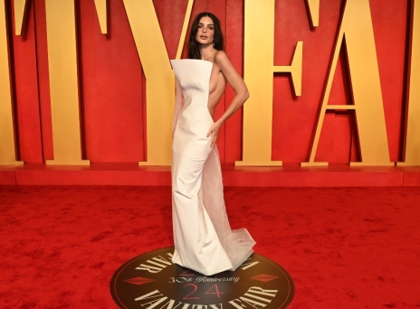 Emily Ratajkowski: Εμφάνιση στο πάρτι των Όσκαρ