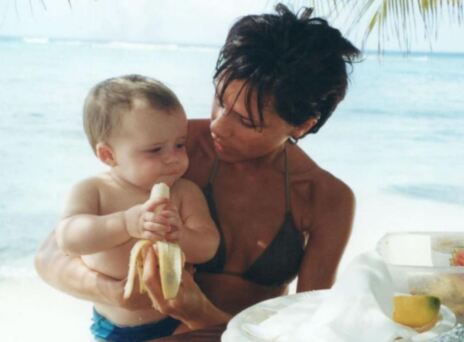 Η Βικτόρια Μπέκαμ με τον γιο της, Μπρούκλιν