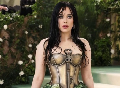 Katy Perry: «Εμφανίστηκε» ως AI στο Met Gala 2024