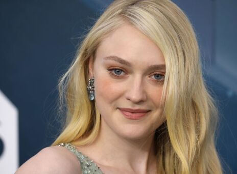 H Ντακότα Φάνινγκ μιλά για τη φιλία της με τον Τομ Κρουζ - Της στέλνει δώρο γενεθλίων κάθε χρόνο - Γνωρίστηκαν στα γυρίσματα ταινίας του Σπίλμπεργκ.