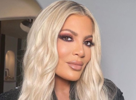 Η Τόρι Σπέλινγκ απέκτησε καινούρια δόντια 