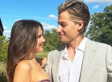 Η πρώτη γαμήλια φωτογραφία της Μίλι Μπόμπι Μπράουν 