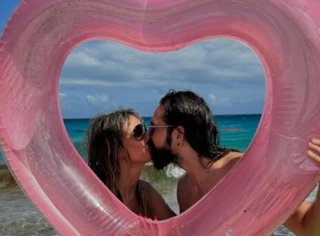 Χάιντι Κλουμ: Γιόρτασε την 5η επέτειο του γάμου της με τον Τομ Κάουλιτζ σε εξωτική τοποθεσία - Οι αναρτήσεις στο Instagram.