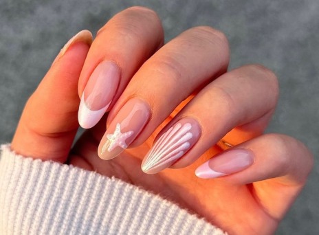 Seashell nails