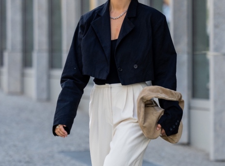 Η boho suede τσάντα επιστρέφει για το φθινόπωρο 2024