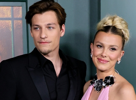 Οι πρώτες φωτογραφίες από τον γάμο Μίλι Μπόμπι Μπράουν και Τζέικ Μποντζόβι 4 μήνες μετά 