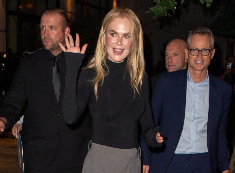 Η Νικόλ Κίντμαν σε μια εξαιρετικά αμήχανη στιγμή με τη Σάλμα Χάγιεκ 