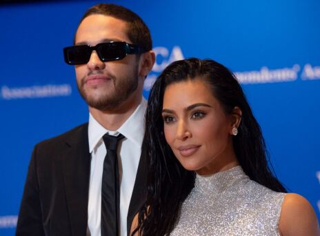 Η Κιμ Καρντάσιαν κρατάει επαφή με τον Πιτ Ντέιβιντσον