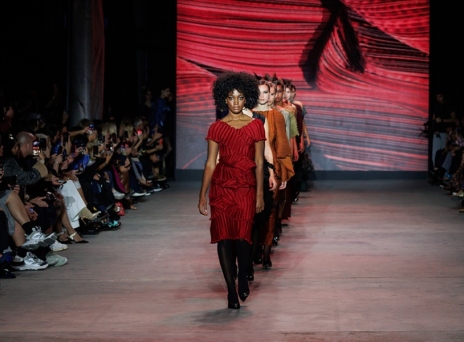 Η νέα συλλογή της Δάφνης Βαλέντε είναι εμπνευσμένη από τη γλυπτική του 20’