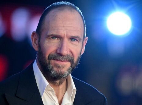 Ο Βρετανός ηθοποιός Ρέιφ Φάινς μίλησε για τις αμερικανικές εκλογές - Εκτιμά ότι ο Ντόναλντ Τραμπ κέρδισε επειδή «είπε την καλύτερη ιστορία».