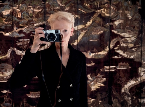 Ο Βιμ Βέντερς σκηνοθετεί την Τίλντα Σουίντον για την Chanel