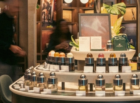 6 πολυτελή αρώματα για τις γιορτές των Χριστουγέννων