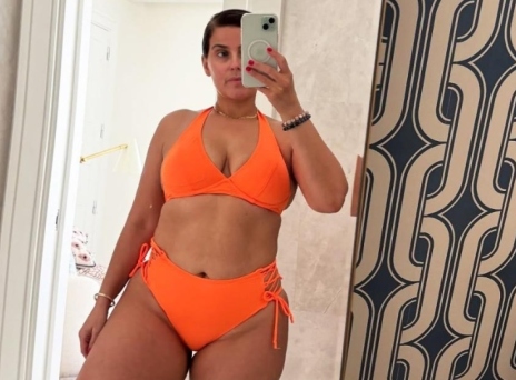 Η Νέλι Φουρτάντο και οι  bodylove selfies της 