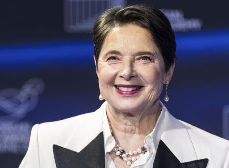 Η Ιζαμπέλα Ροσελίνι συγκλονισμένη από την τραγωδία του Λος Άντζελες - Το μήνυμά της στα social media με ένα καμένο αγαλματίδιο Όσκαρ