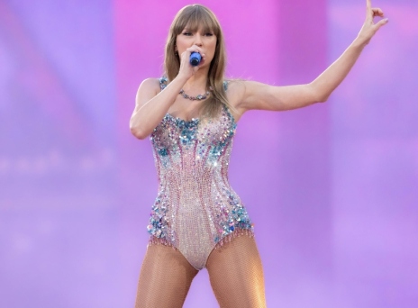 Κίνηση ματ της Τέιλορ Σουίφτ: Αγόρασε πίσω τα δικαιώματα των master recordings των έξι πρώτων άλμπουμ της
