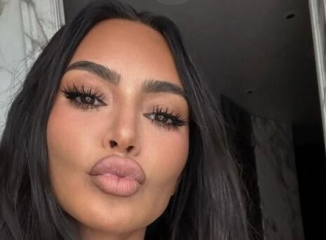 Η Κιμ Καρντάσιαν φέρεται να έχασε 150.000 followers στο Instagram μετά την ανάρτηση φωτογραφίας της Μελάνια Τραμπ από την ορκωμοσία του προέδρου των ΗΠΑ.