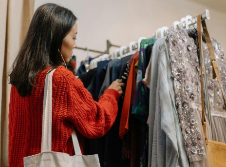 Online thrifting: Πώς να βρεις και να πουλήσεις σαν επαγγελματίας